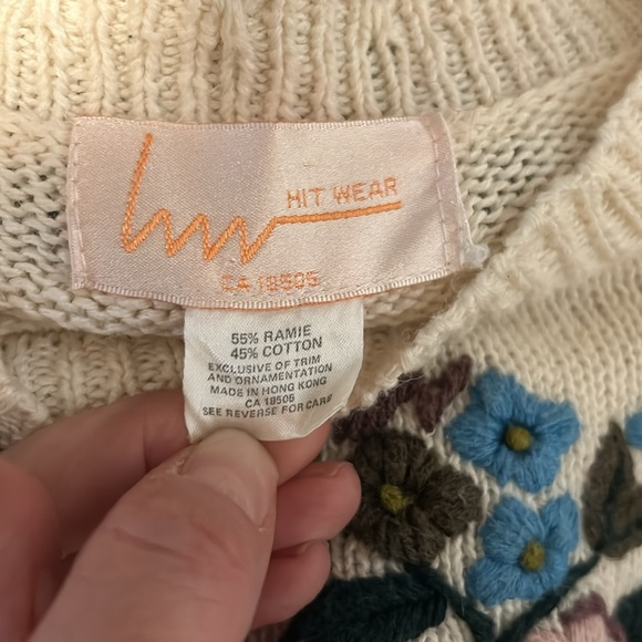 Vintage women’s sweater - Picture 6 of 8